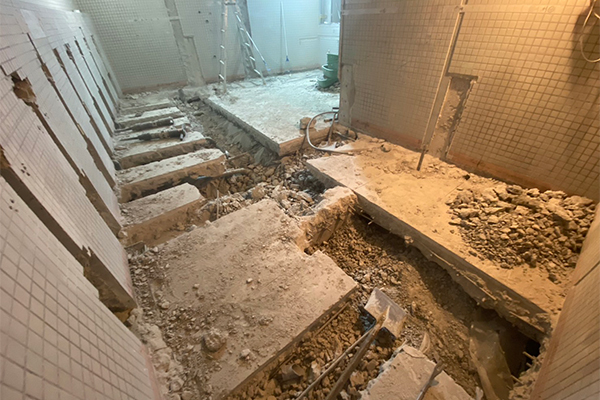 はつり工事　横須賀市